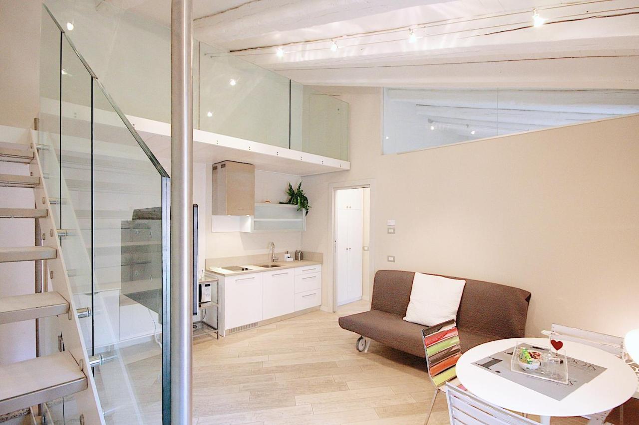 Le Nuove Cadreghe Apartments เวโรนา ภายนอก รูปภาพ