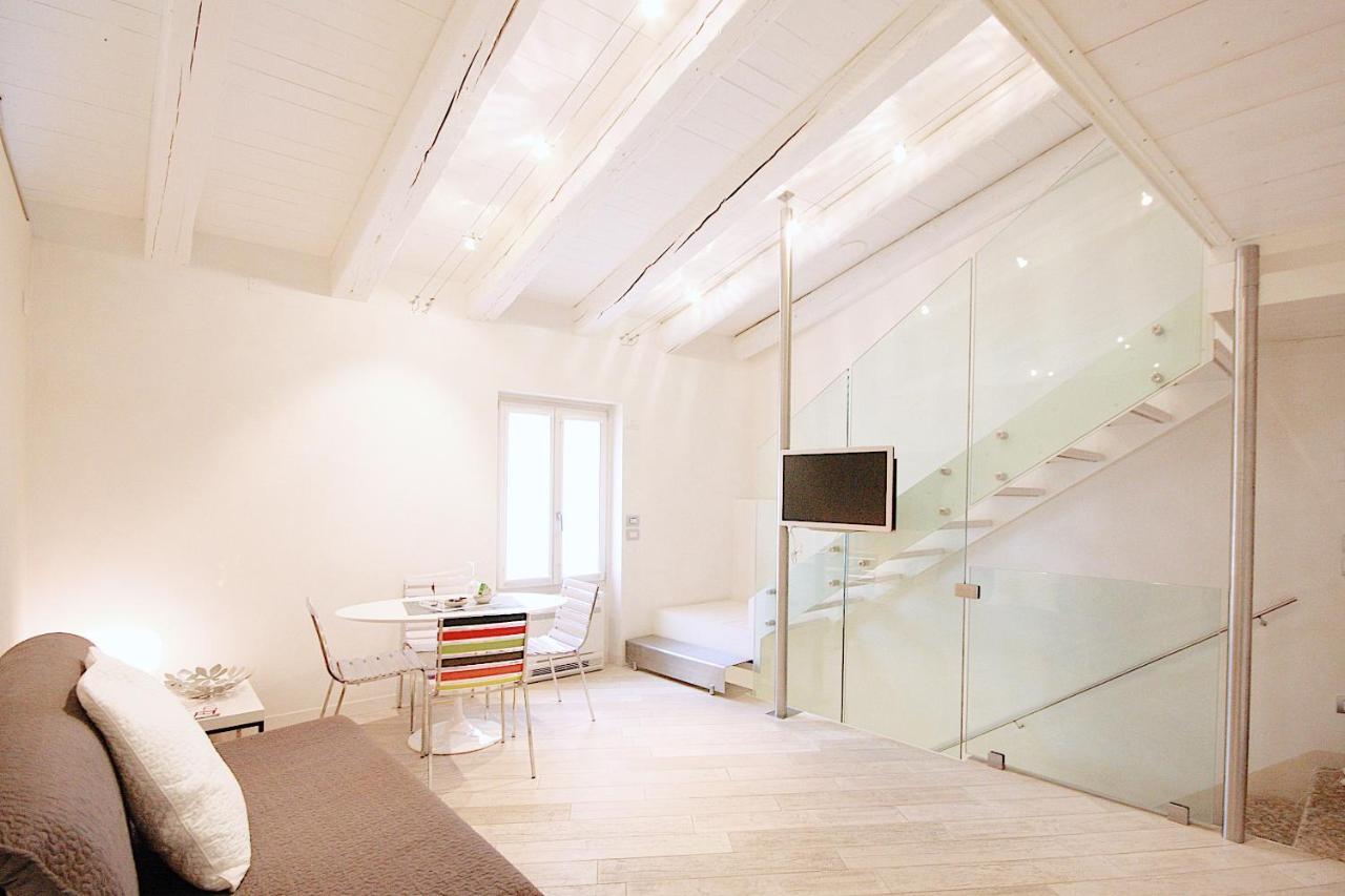 Le Nuove Cadreghe Apartments เวโรนา ภายนอก รูปภาพ